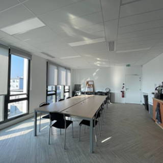 Bureau privé 24 m² 6 postes Location bureau Rue Laure Diebold Lyon 69009 - photo 3